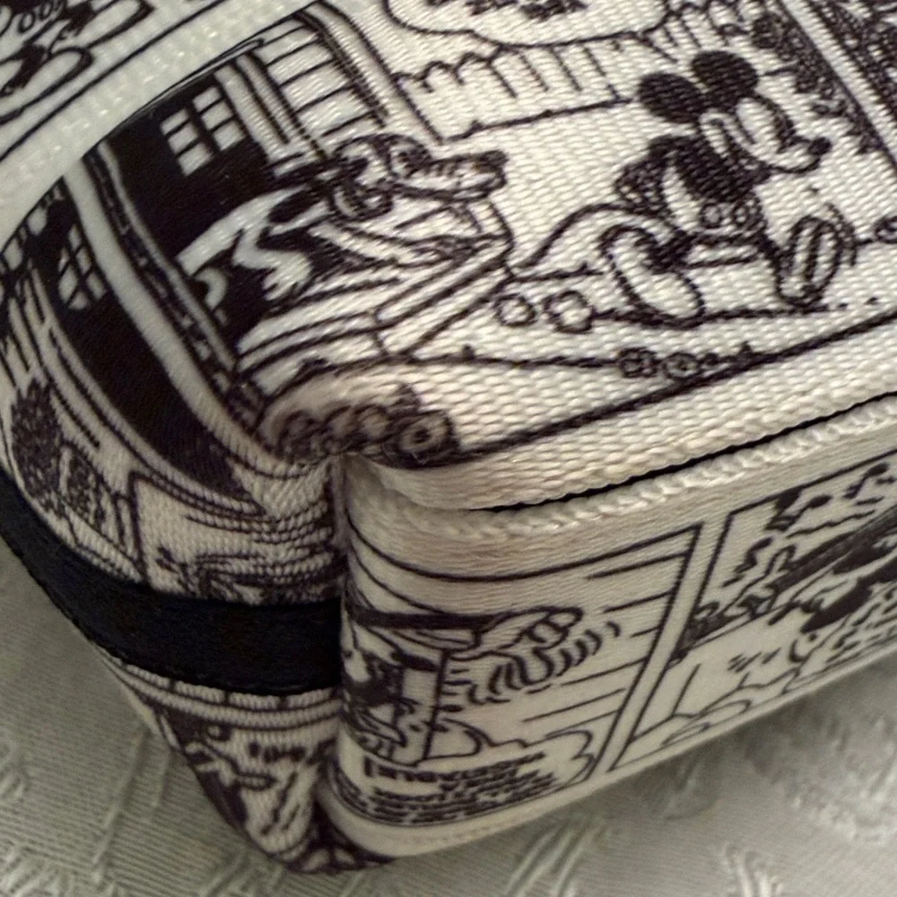 Disney Harveys Seatbelt Comic Couture Cosmetic bag❤️
